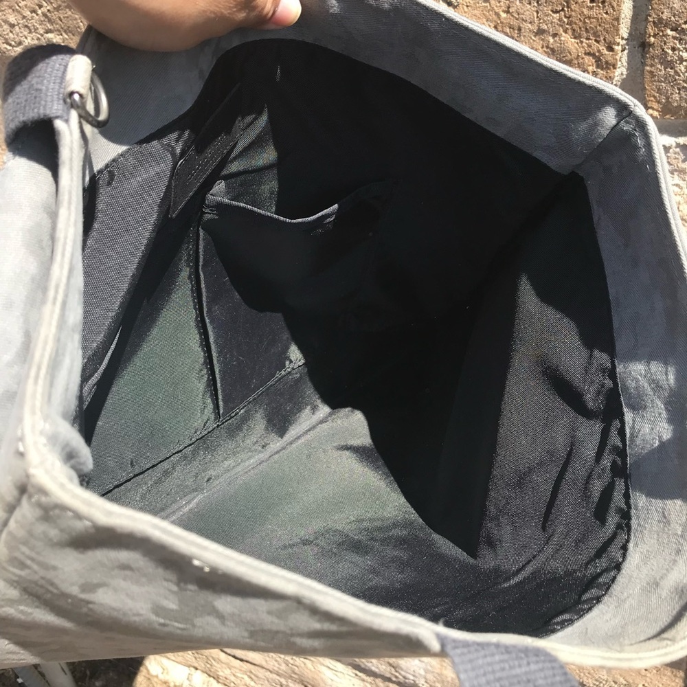 Kwani Flap Tote Bag Gray - Picture 4 of 6